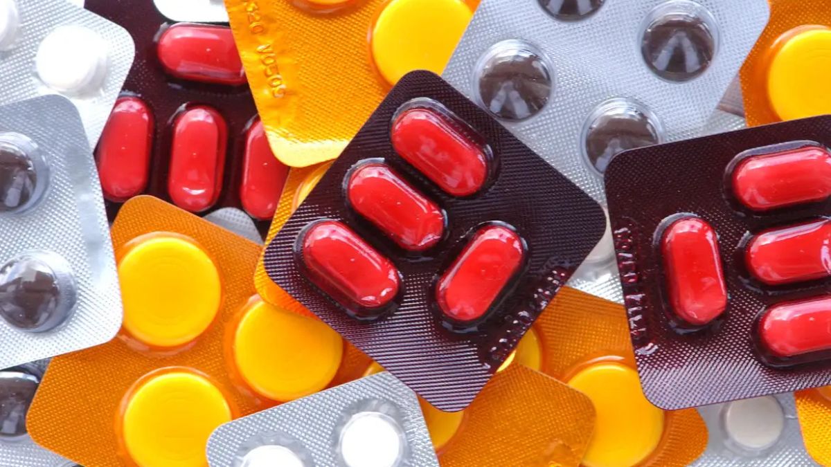 Imagem de medicamentos para ilustrar uma matéria jornalística sobre as Tarifas sobre medicamentos.