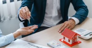 Comprar casa no Brasil fica mais difícil com juros altos em 2026