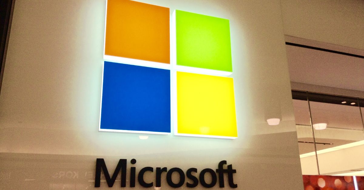 investimento em IA Singapura Microsoft logo em sede corporativa