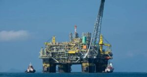Leilões de petróleo na B3 ampliam disputa e podem encarecer áreas no Brasil