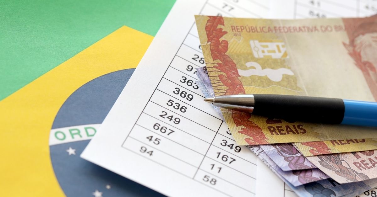 Meta fiscal de 2027 prevê superávit, mas dívida pública só começa a cair em 2030