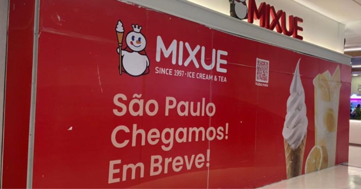 Painel da Mixue anuncia chegada da rede chinesa de sorvetes e bebidas a São Paulo