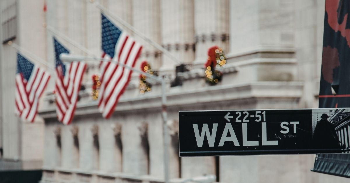 Wall Street dispara com queda do petróleo e muda cenário global