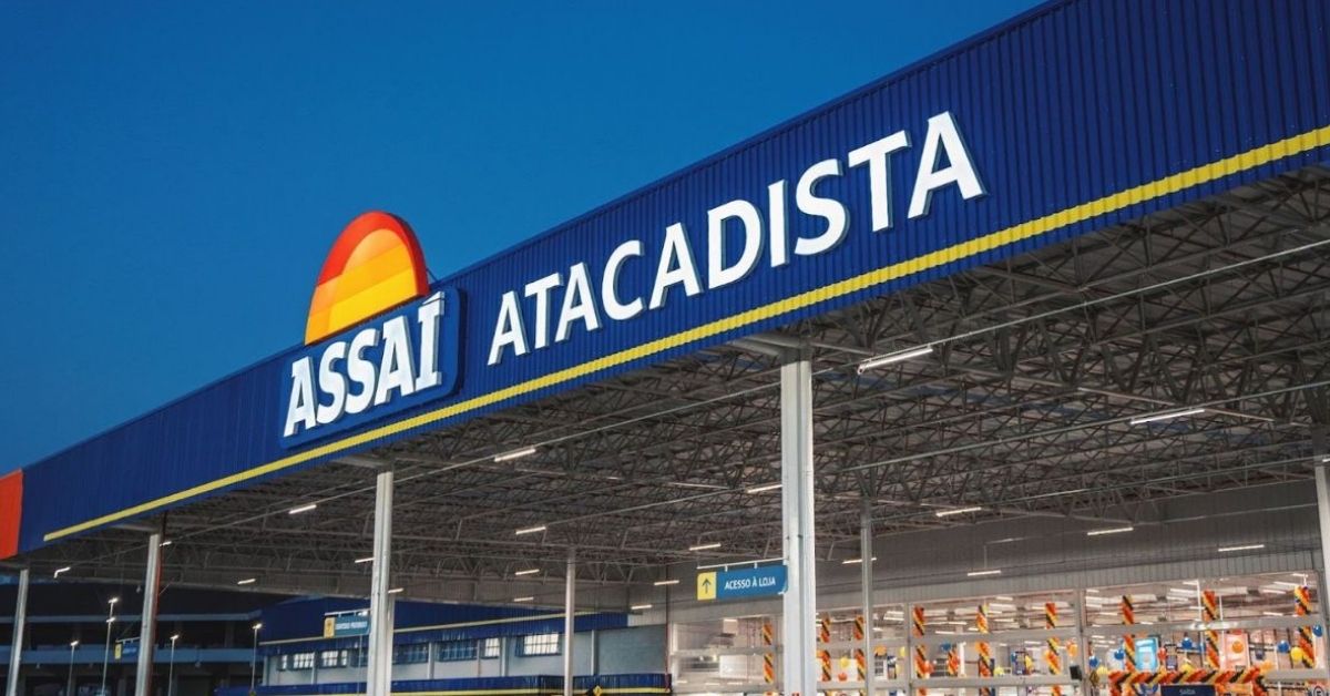 O resultado do Assaí no 1T26 mostrou uma queda de 46,7% no lucro, mesmo com receita estável e Ebitda acima de R$ 1 bilhão.