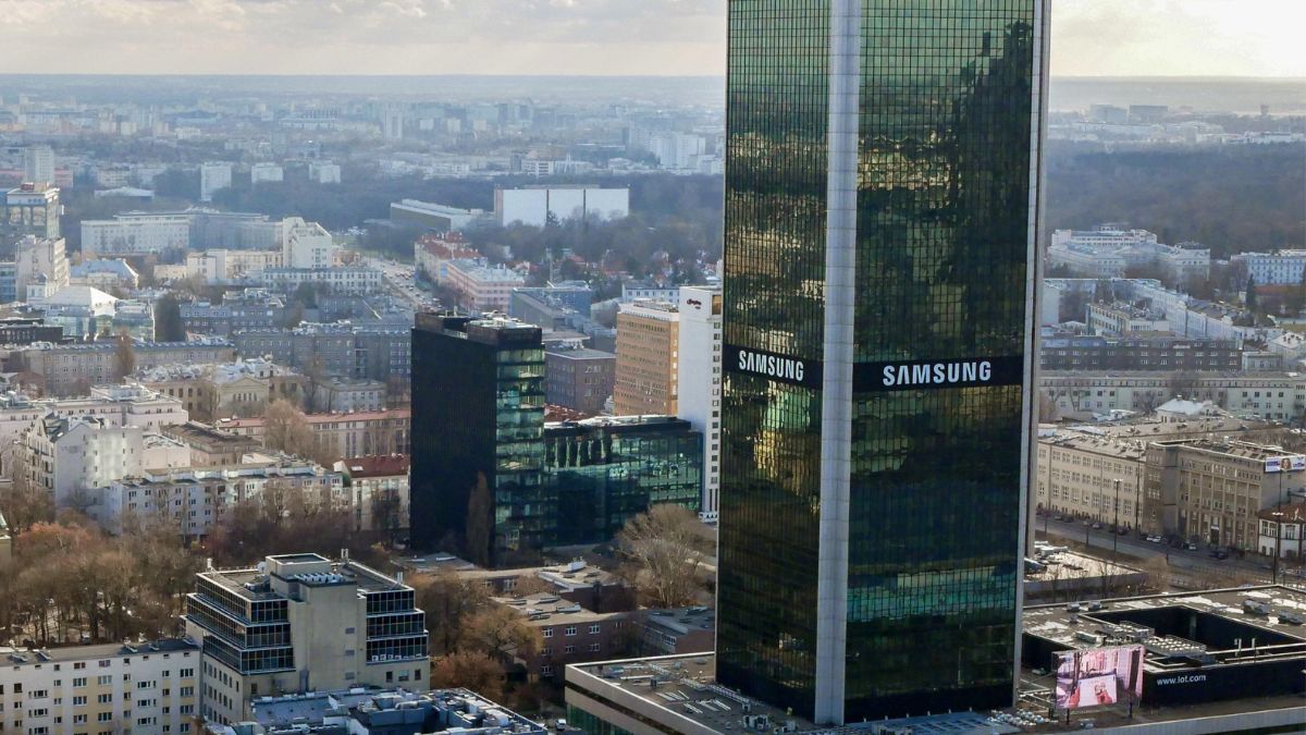 Imagem de um prédio da Samsung para ilustrar uma matéria jornalística sobre a greve e a AI da Samsung.