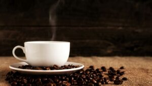 Café adulterado avança no Brasil após alta de irregularidades em 2026