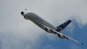 Crise da Airbus trava voos históricos da Qantas; entenda