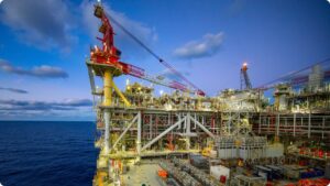 Crise na BP derruba liderança e amplia pressão sobre estratégia da petroleira