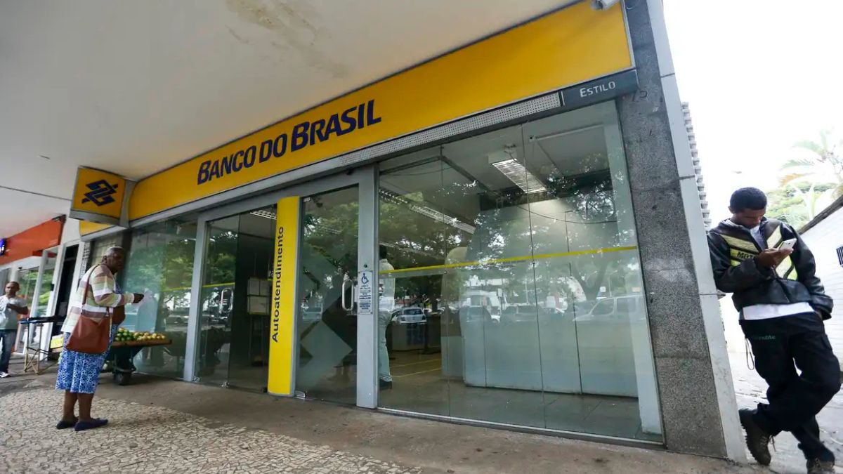 Imagem da fachada de uma agência do Banco do Brasil para ilustrar uma matéria jornalística sobre o Desenrola no Banco do Brasil.
