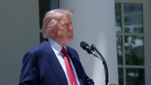 Donald Trump leva CEO da Nvidia à China para destravar venda de chips de IA