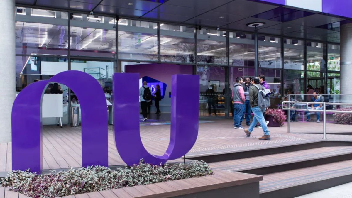 Imagem da fachada do Nubank para ilustrar uma matéria jornalística sobre o Lucro do Nubank no 1T26.