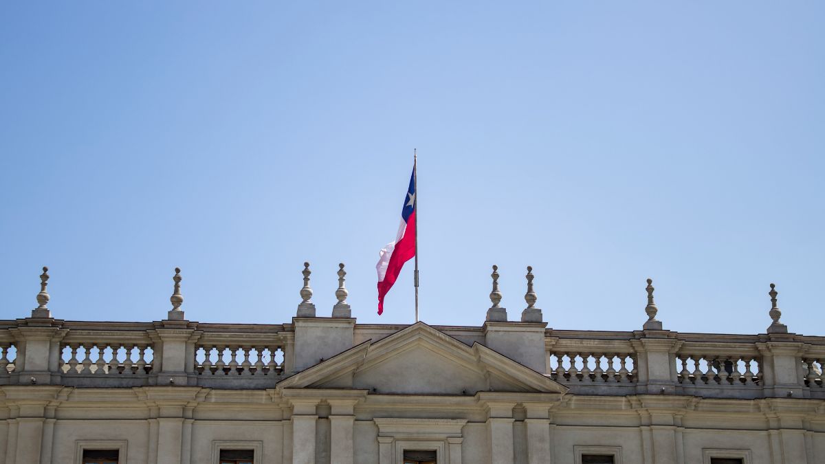 Bandeira do Chile para ilustrar uma matéria jornalística sobre o PIB do Chile.