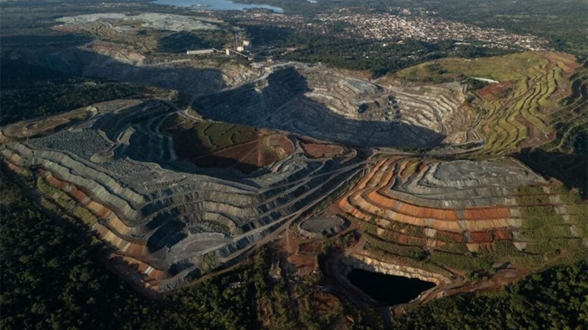 Imagem da uma mineradora para ilustrar uma matéria jornalística sobre Terras raras no Brasil.