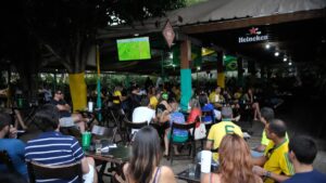 Varejo brasileiro cresce mesmo com juros altos e inflação em 2026