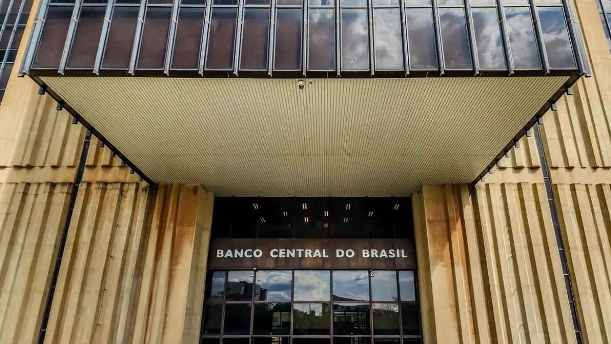 Imagem da fachada do Banco Central do Brasil para ilustrar uma matéria jornalística sobre o Vazamento de dados PIX