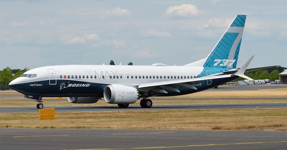 Avião Boeing 737 Max em pista durante anúncio de possível compra de 200 aeronaves pela China