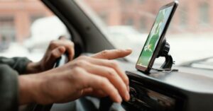 Crédito para motoristas de aplicativo amplia pressão fiscal em meio à Selic de 14,5%