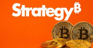 Empresas que compram Bitcoin entram em zona de risco após guinada da Strategy