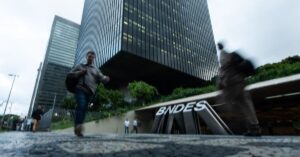 Lucro do BNDES sobe 17% enquanto banco acelera crédito no 1° trimestre