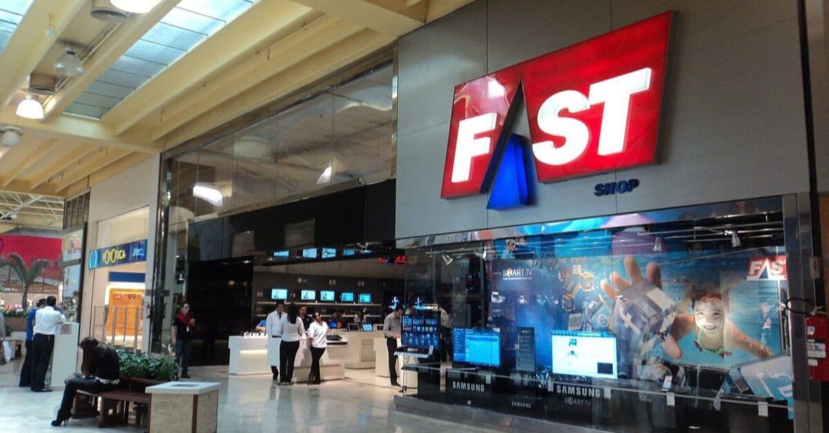 Loja da Fast Shop em shopping center após condenação bilionária por fraude tributária investigada pela Operação Ícaro