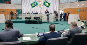 Novo Código de Ética da Alece amplia regras digitais em meio à pressão de Elmano contra fake news