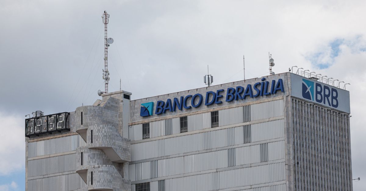Fachada da sede do Banco de Brasília (BRB), instituição que será capitalizada após acordo de empréstimo articulado com mediação do STF.