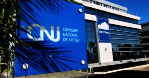 Supersalários no Judiciário: CNJ trava pagamentos e expõe reação dos tribunais ao STF