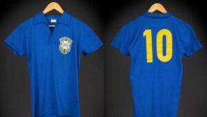 Camisa histórica de Pelé pode entrar para o ranking das mais caras do mundo