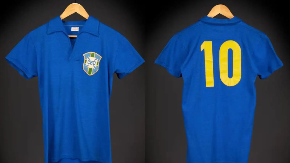 Imagem da Camisa de Pelé na final do primeiro título mundial do Brasil para ilustrar uma matéria jornalística.