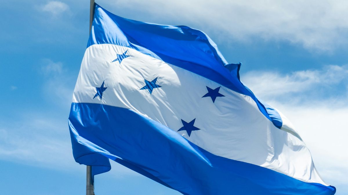 Imagem da bandeira de Honduras para ilustrar uma matéria jornalística sobre a Exportação de carnes para Honduras