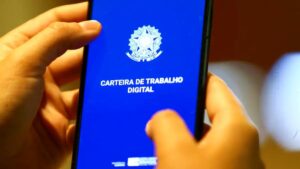 Futuro do trabalho preocupa após alerta que atinge 42,7% dos brasileiros