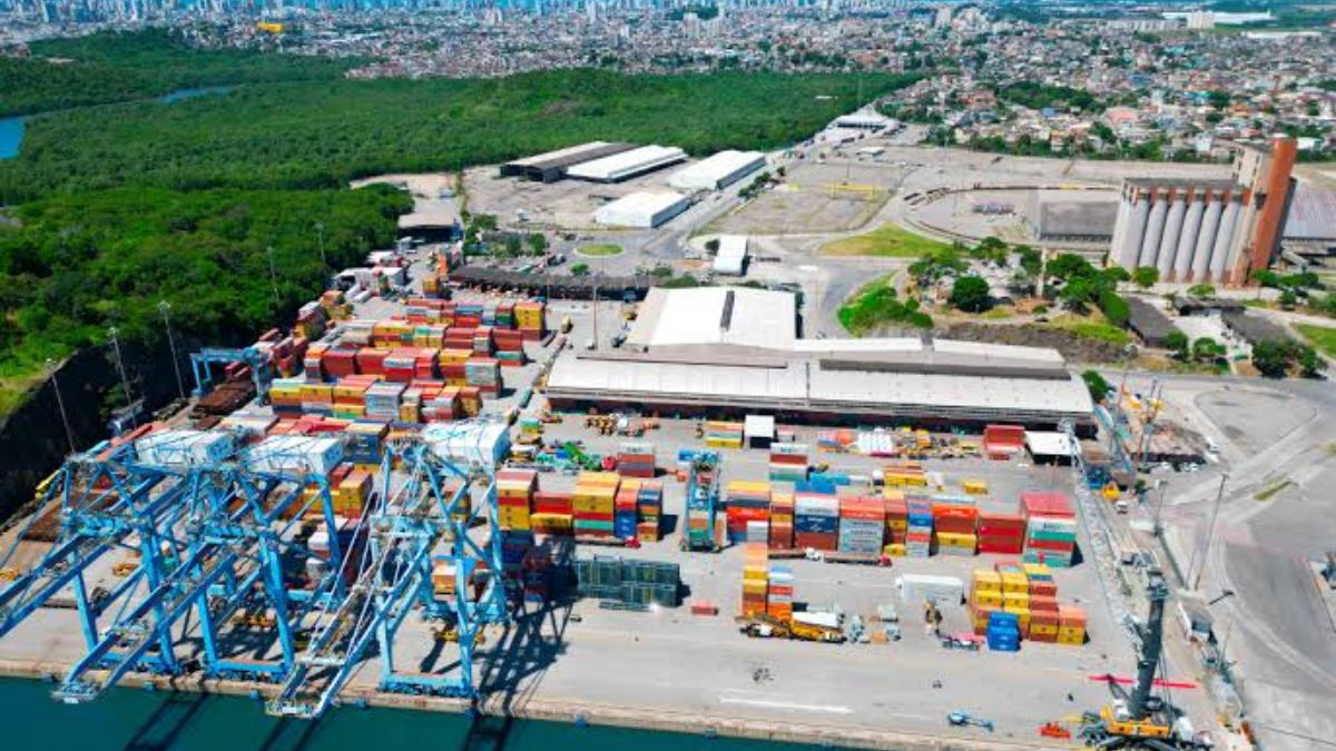 Imagem do Terminal Portuário de Vila Velha para ilustrar uma matéria jornalística.