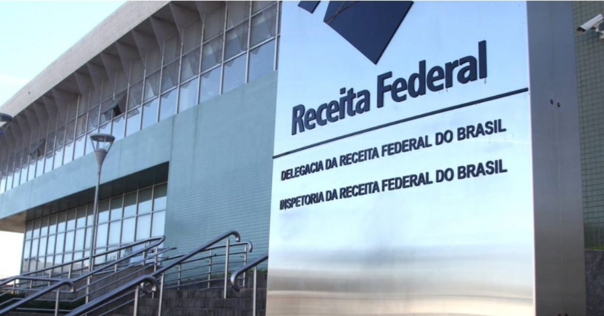 Fachada de uma unidade da Receita Federal do Brasil, órgão responsável pela administração tributária e pela divulgação dos dados de arrecadação federal.