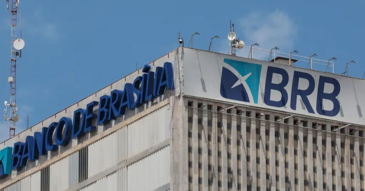 Fachada da sede do Banco de Brasília (BRB), instituição que teve a nota de crédito rebaixada pela S&P em meio às discussões sobre capitalização e impactos da crise relacionada ao Banco Master.