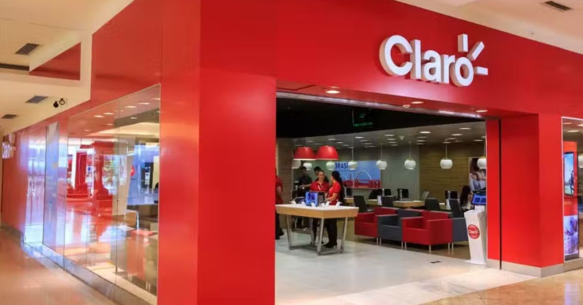 Loja da Claro em centro comercial. A operadora é alvo de processo da ANPD por supostas irregularidades no compartilhamento de dados de clientes com a Serasa Experian.