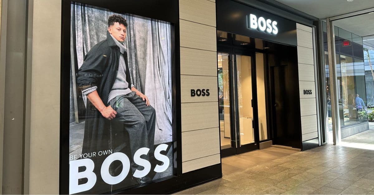 Loja da Hugo Boss em centro comercial durante análise da oferta bilionária apresentada pela Frasers.