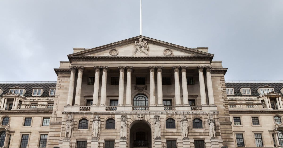 Fachada do Banco da Inglaterra, em Londres, instituição responsável pela política monetária britânica e pela definição da taxa básica de juros.