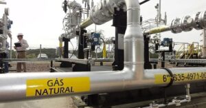 Produção de gás natural no Brasil bate recorde, mas maioria do volume ainda não chega ao mercado