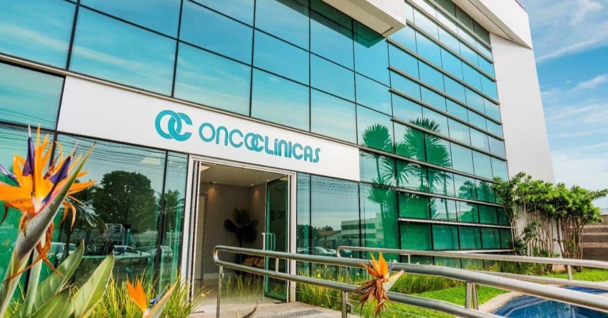 Fachada de unidade da Oncoclínicas, rede especializada em tratamento oncológico, em imagem utilizada em matéria sobre possível recuperação extrajudicial e reestruturação da dívida da companhia.