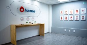 Hotmart reduz 10% da equipe mesmo com crescimento e operação rentável