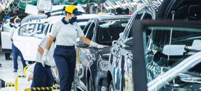 Linha de produção em Sorocaba (Foto: Divulgação Toyota)