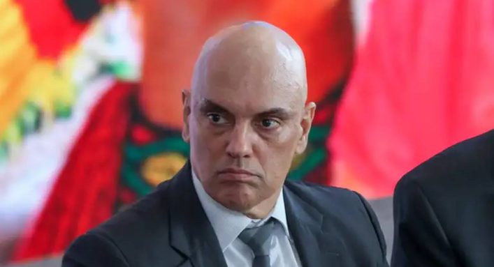 Alexandre de Moraes, do STF, nega desbloqueio do X e ressalta que faltam exigências judiciais a serem cumpridas, inclusive pagamento de multas