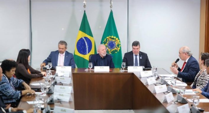 BNDES firma contratos com os governos do Ceará e de Mato Grosso do Sul. Investimentos serão de R$ 3,3 bilhões