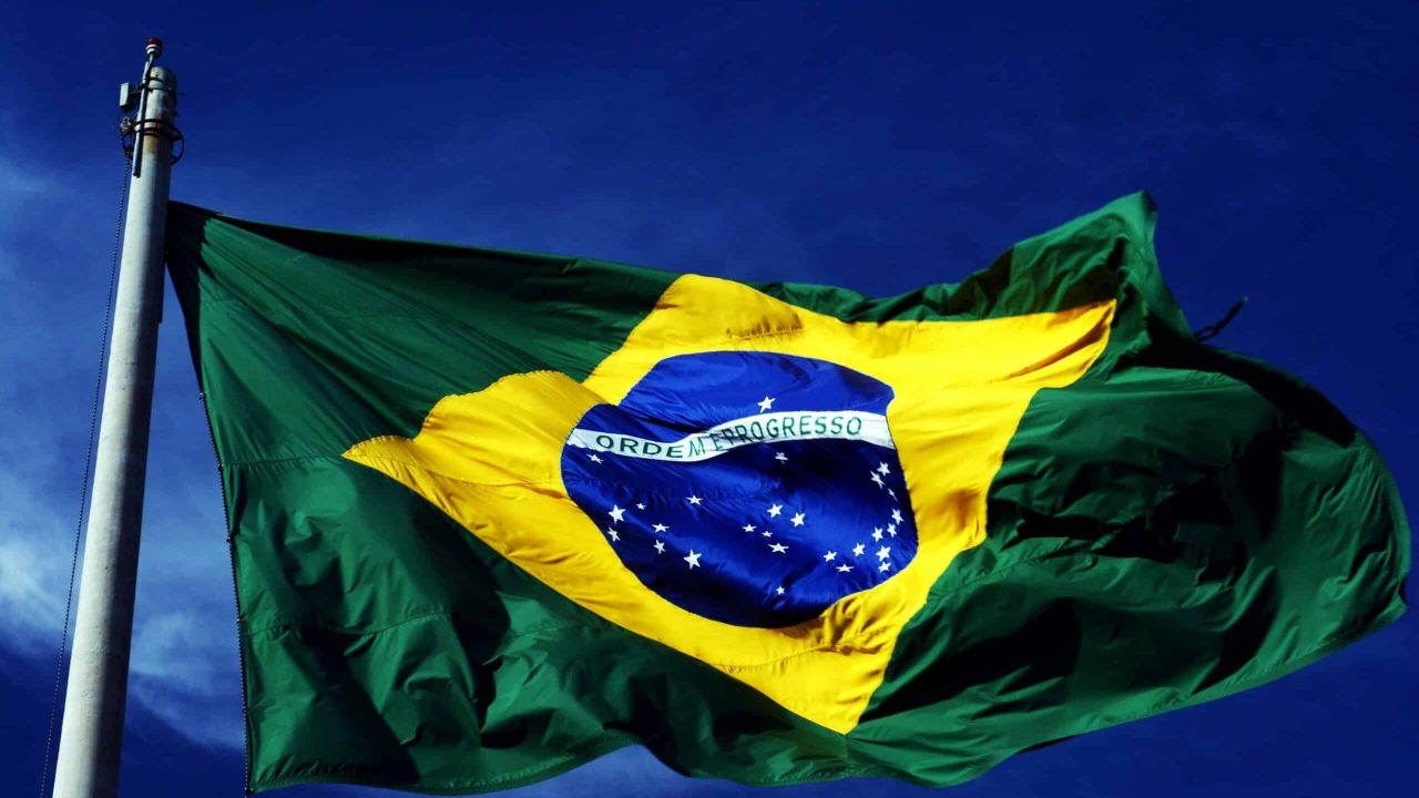 Bandeira do Brasil - PIB do Brasil - PMI