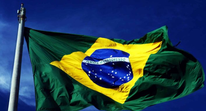 Bandeira do Brasil - PIB do Brasil - PMI - Maiores economias do mundo - Brasil - Taxa de juros - Moody's - Brasil - Economia