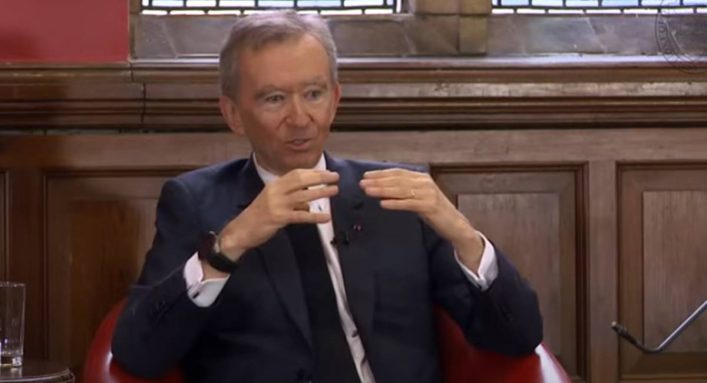 Bernard Arnault tem prejuízo bilionário e despenca na lista de bilionários da revista Forbes