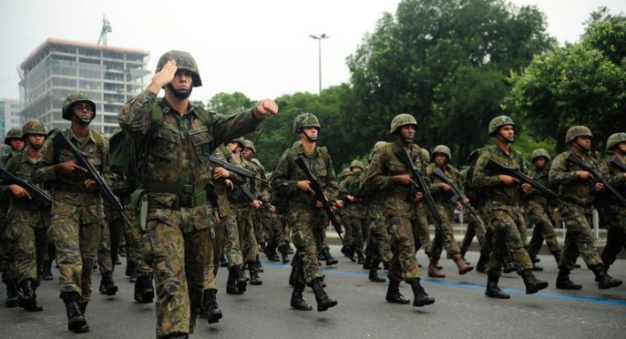 Comissão investigará gastos militares para avaliar cortes de aposentadorias