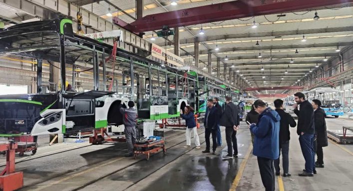 Sindicato dos Metalúrgicos do ABC visita Higer na China, vislumbrando avanços em ônibus elétricos para o mercado brasileiro.