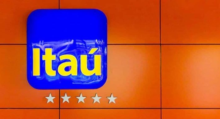 Itaú anuncia lucro de R$ 9 bilhões no 3º trimestre de 2023, impulsionado pelo crescimento da carteira de crédito e receitas de serviços.