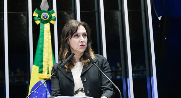 Maria Cristina Frias - Cinco - bilionários do Brasil